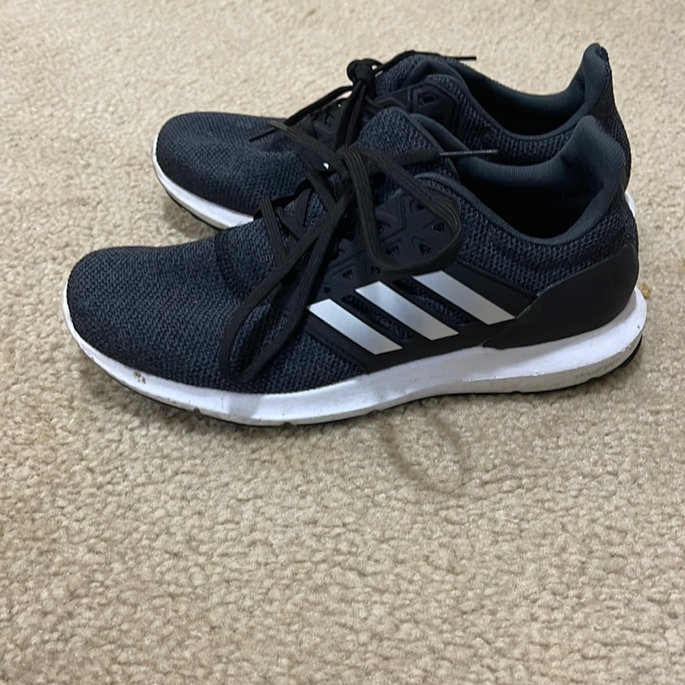 Adidas cloud foam tennis shoes